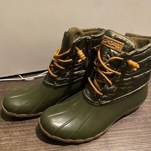 Sperry Topsider Quilted Ankle Boots, Size 9